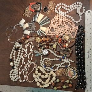 Vibrant Jewellery  For Use Or For Parts Or Foe Crafts . 6151